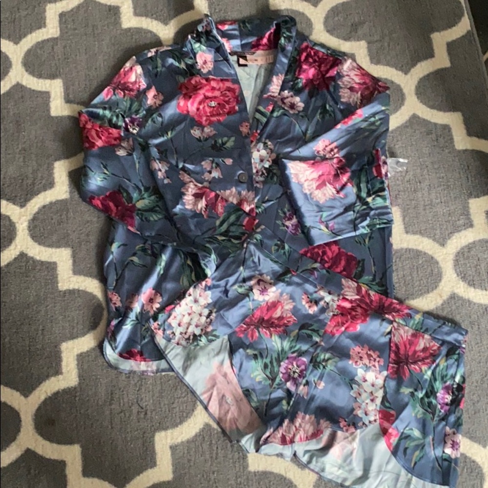 Victoria's Secret sleep wear set